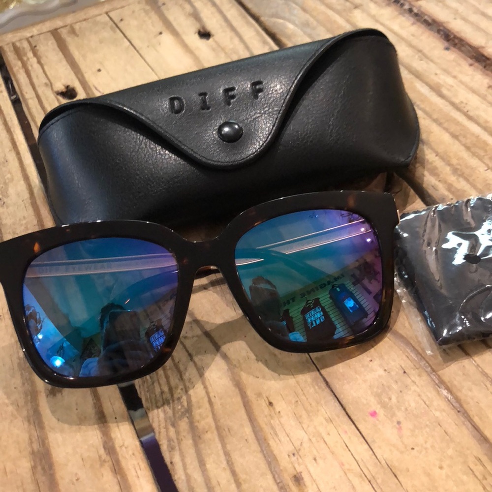 Barely worn Diff Sunglasses